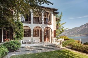 Bellagio Luxury Villa with balcony