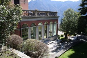 Cernobbio villa with large parking