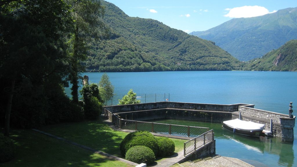 Lake Como Luxury Villa Colico Directly on the Lake