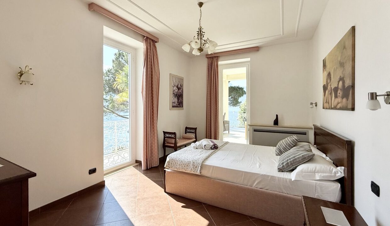 Lake Como Bellagio Luxury Villa Directly on the Lake