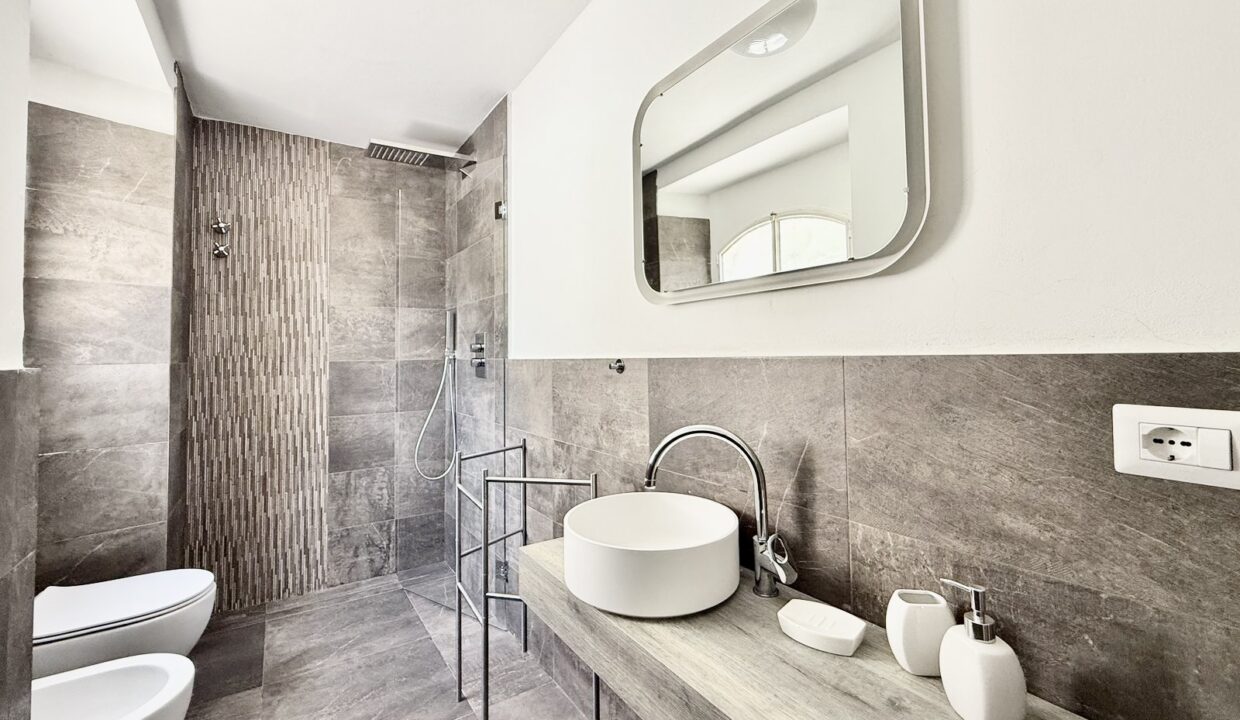 Lake Como Bellagio Luxury Villa Directly on the Lake