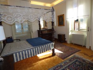 Faggeto Lario Villa - double bedroom