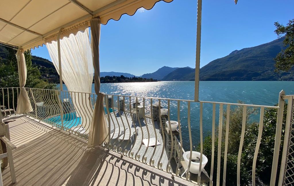 Luxury Villa Front Lake Como Dervio