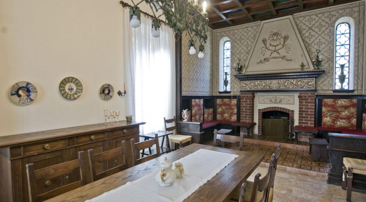 Luxury Villa Oliveto Lario with Boathouse - fireplace