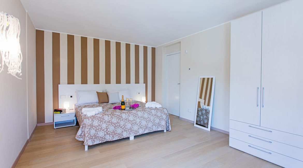 Pianello del Lario Luxury Villa Directly on Lake Como - bedroom