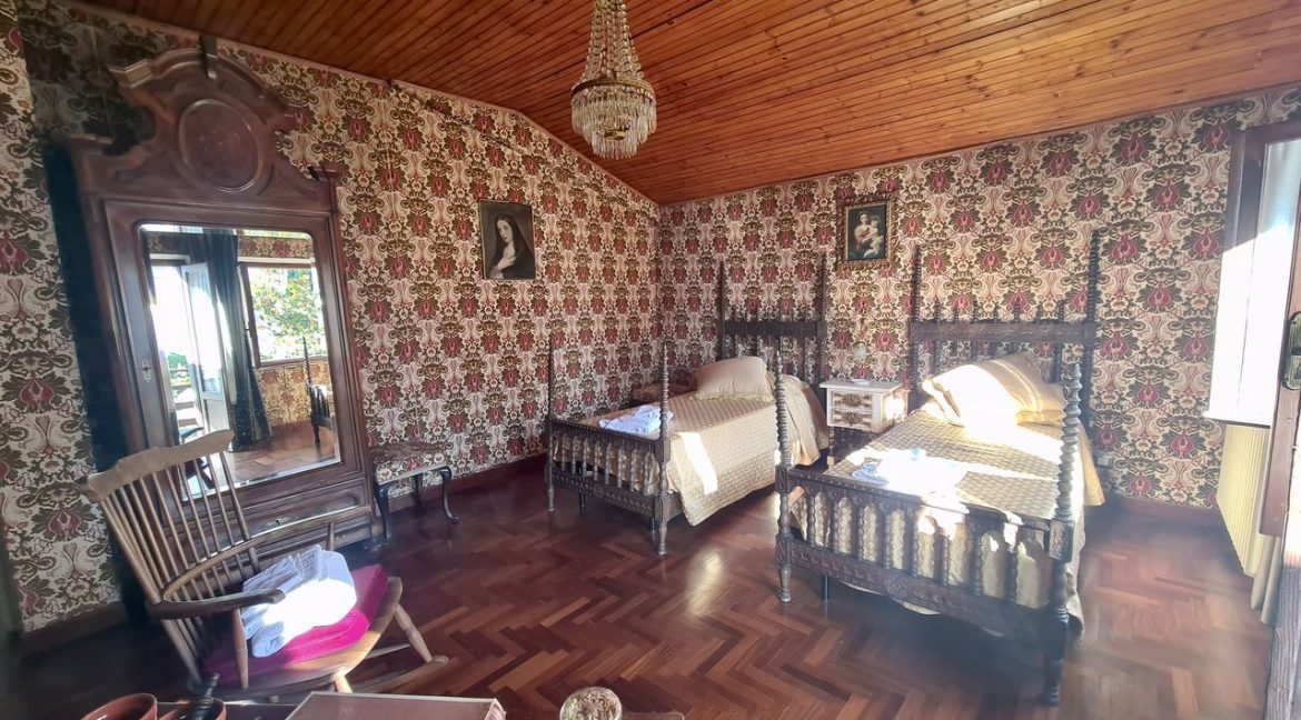 Luxury Lake Como Villa with Boathouse Oliveto Lario - bedroom