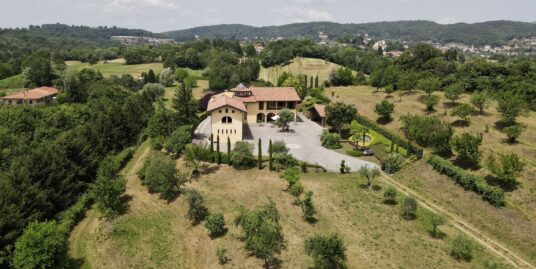 Villa San Fermo della Battaglia near Lake Como