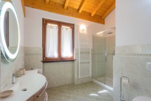 Lake Como Luxury Villa Pianello del Lario with Garden - bathroom