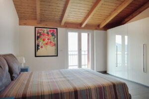 Villa Front Lake Como with Garden Bellano