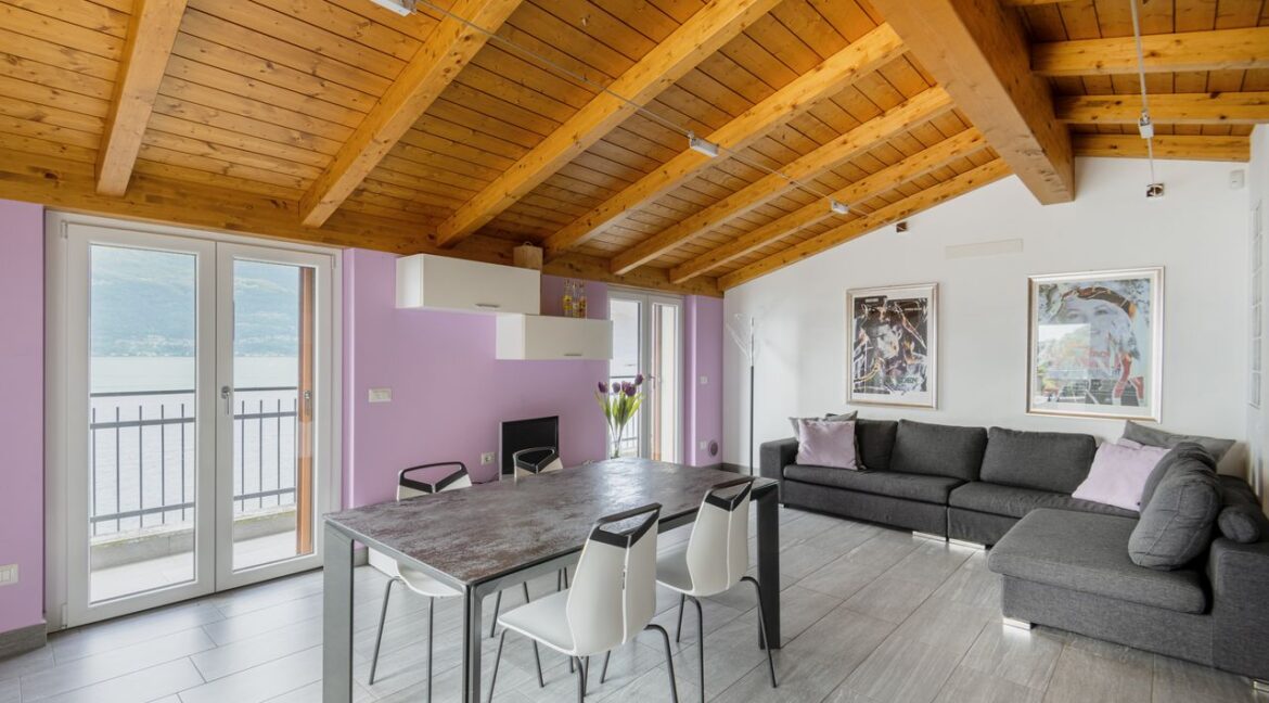Villa Front Lake Como with Garden Bellano - soggiorno