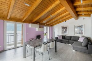 Villa Front Lake Como with Garden Bellano