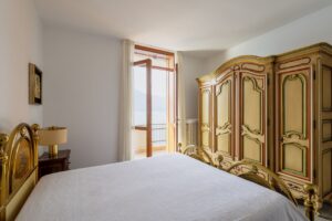 Villa Front Lake Como with Garden Bellano