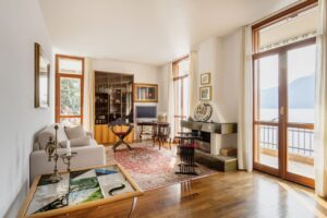Villa Front Lake Como with Garden Bellano