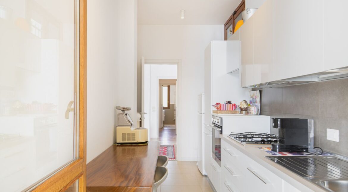 Villa Front Lake Como with Garden Bellano - cucina