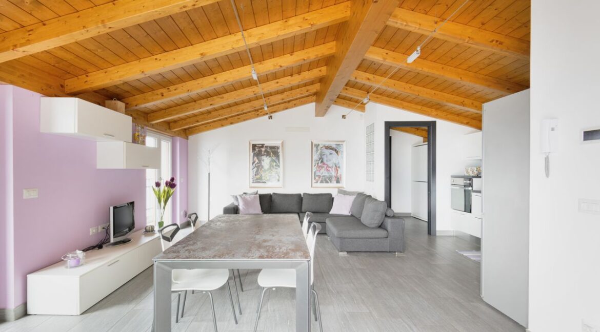 Villa Front Lake Como with Garden Bellano - soggiorno
