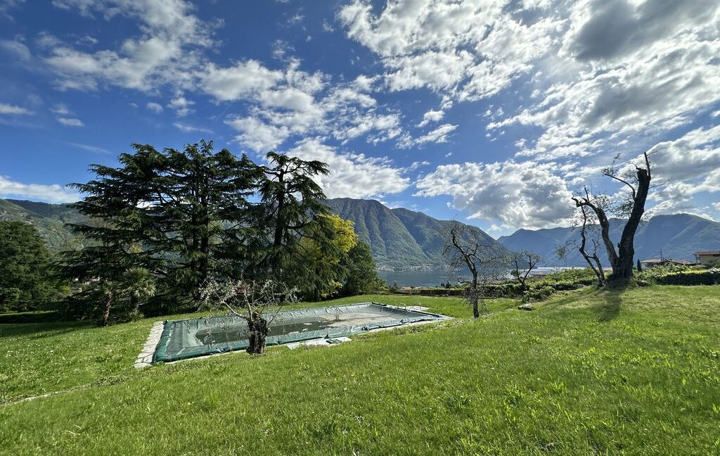 Lake Como Lenno Detached Villa with Garden, Pool and Lake View