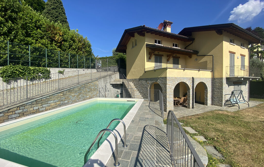 Lake Como House with Swimmingpool Terrace and Lake View external