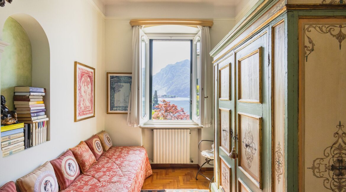 Lake Como Mandello del Lario Villa with Garden