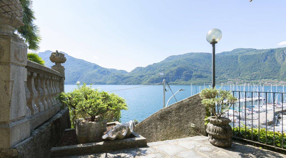 Lake Como Mandello del Lario Villa with Garden