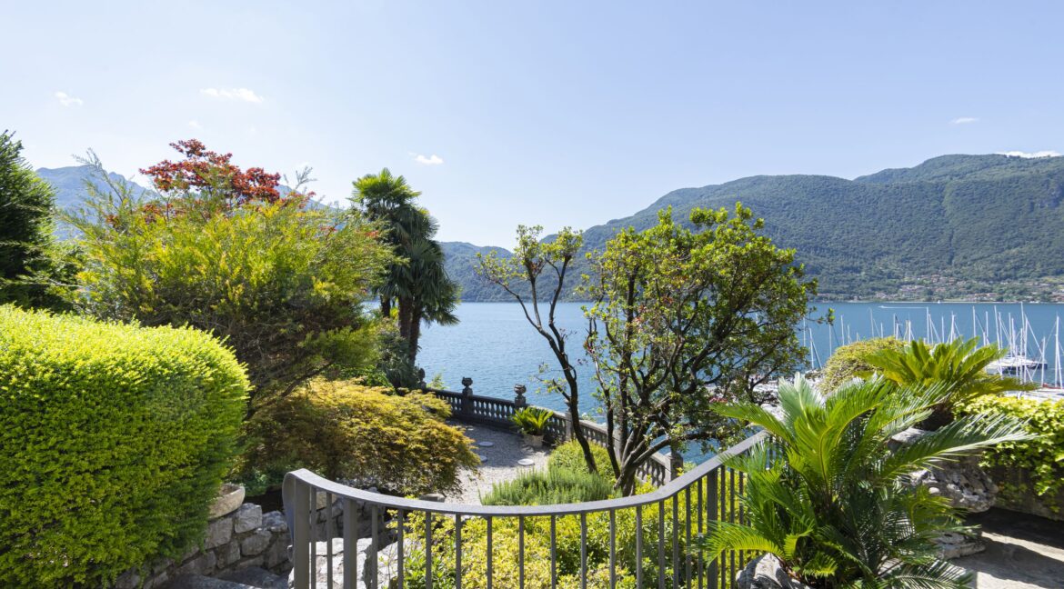 Lake Como Mandello del Lario Villa with Garden