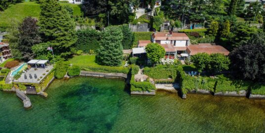 Luxury Villa Front Lake Como with Dock and Wide Garden