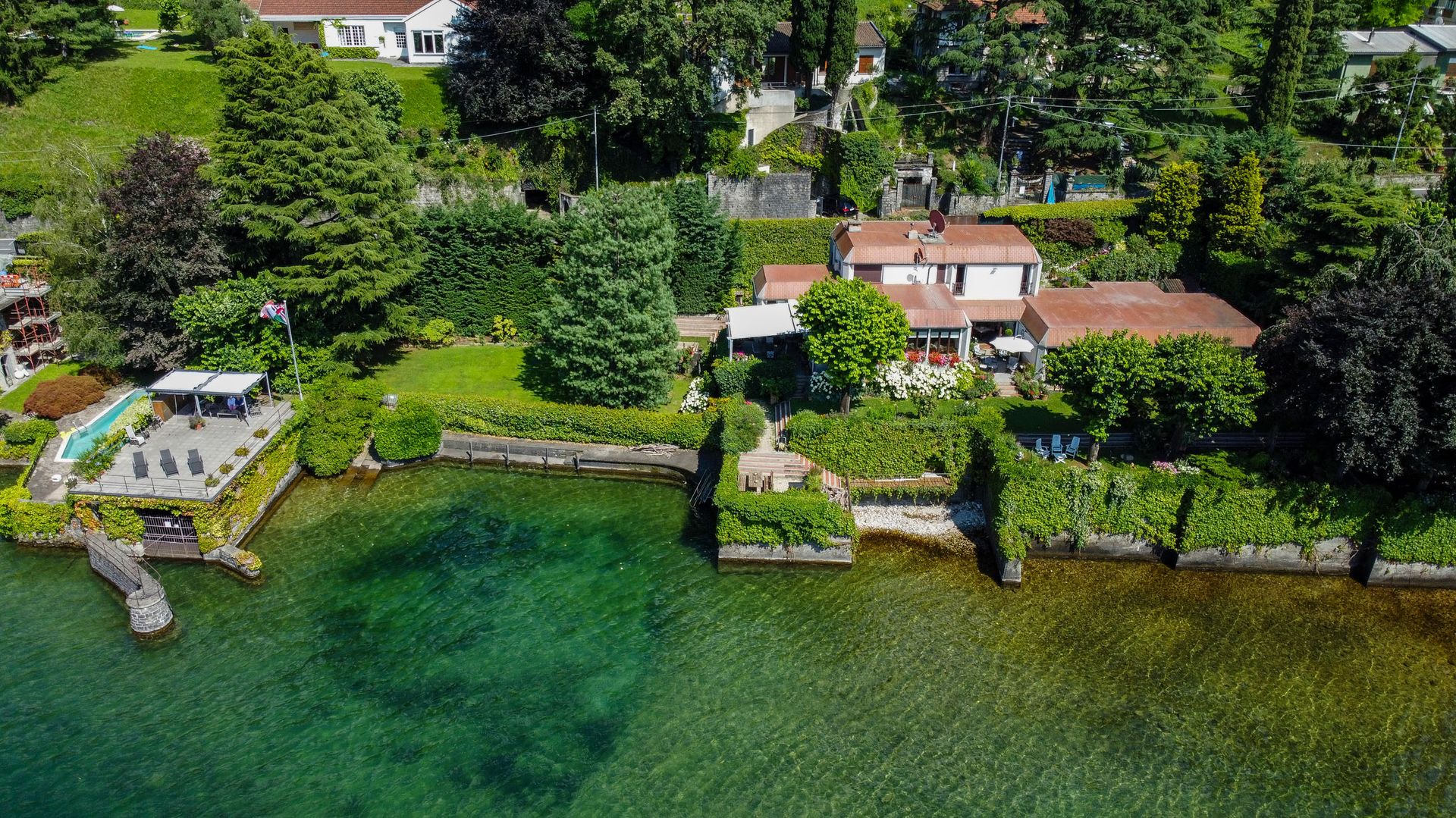 Luxury Villa Front Lake Como with Dock and Wide Garden