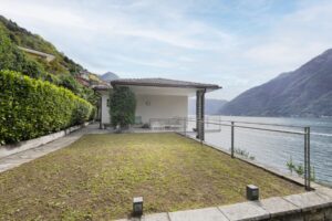 Villa Nesso Front Lake with Garden