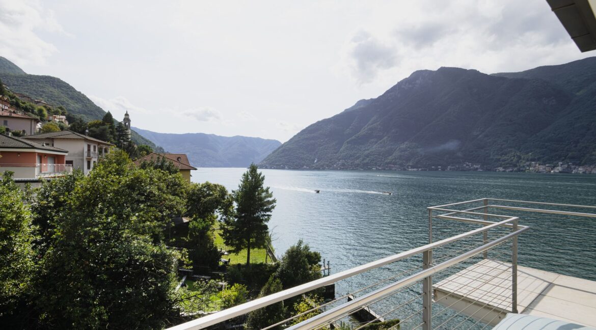 Villa Nesso Front Lake with Garden