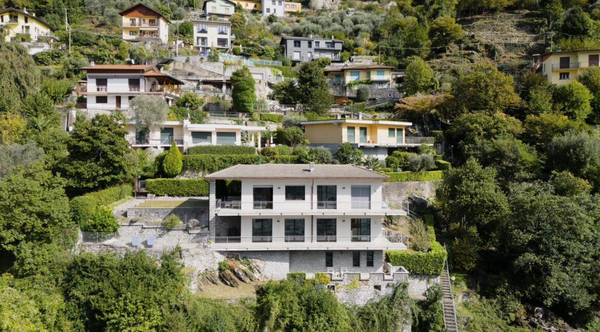 Villa Nesso Front Lake with Garden