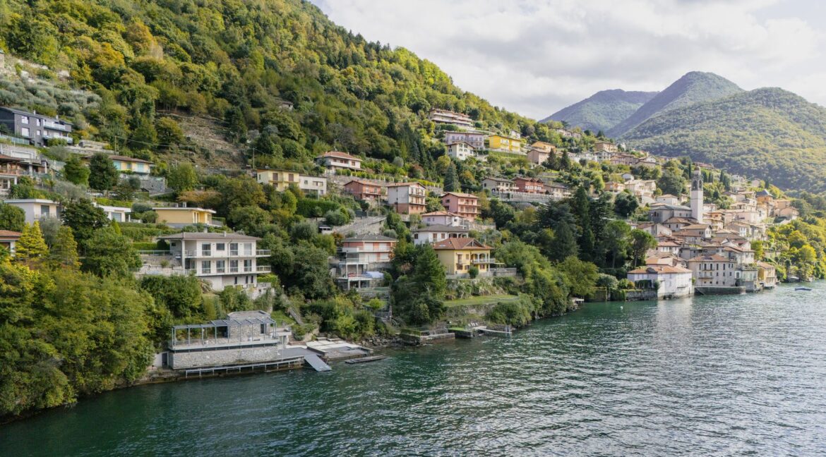 Villa Nesso Front Lake with Garden