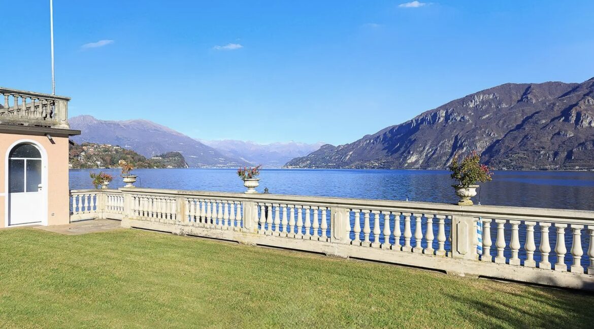 Luxury Villa Front Lake with Boathouse Oliveto Lario