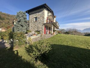 Villa Plesio with Lake View and Land