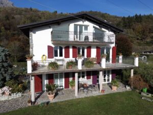 Villa Plesio with Lake View and Land