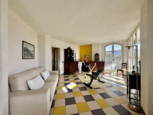 Villa Plesio with Lake View and Land