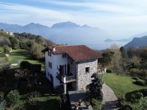 Villa Plesio with Lake View and Land