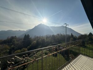 Villa Plesio with Lake View and Land