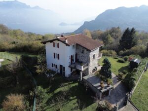 Villa Plesio with Lake View and Land