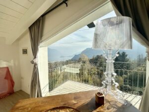 Villa Plesio with Lake View and Land