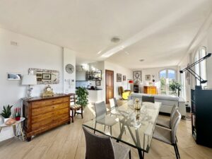 Villa Plesio with Lake View and Land