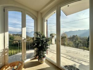 Villa Plesio with Lake View and Land