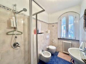 Villa Plesio with Lake View and Land