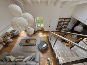 Appartamento In Centro Menaggio con Posto Auto e Piscina living room