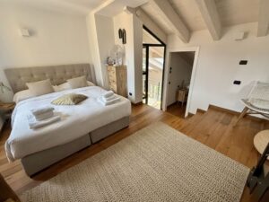 Appartamento In Centro Menaggio con Posto Auto e Piscina bathroom