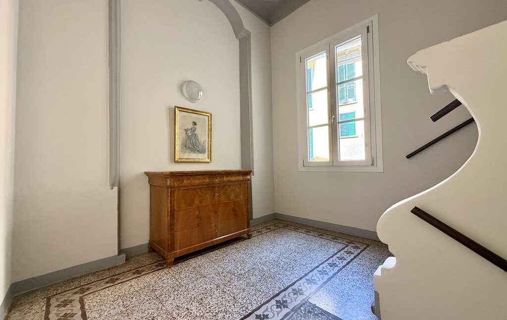 Appartamento In Centro Menaggio con Posto Auto e Piscina46
