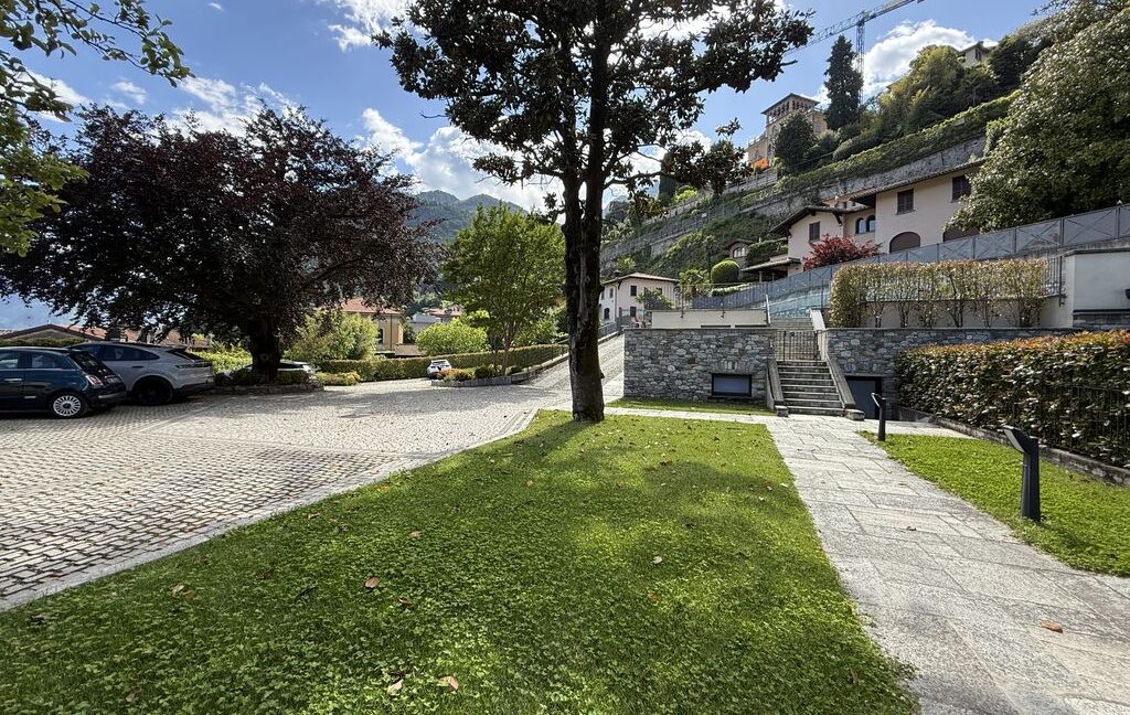 Appartamento in Centro Menaggio con Posto Auto e Piscina7