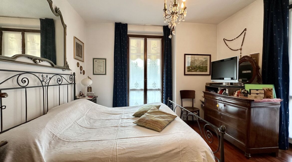 Varenna Apartment with Garden and Garage