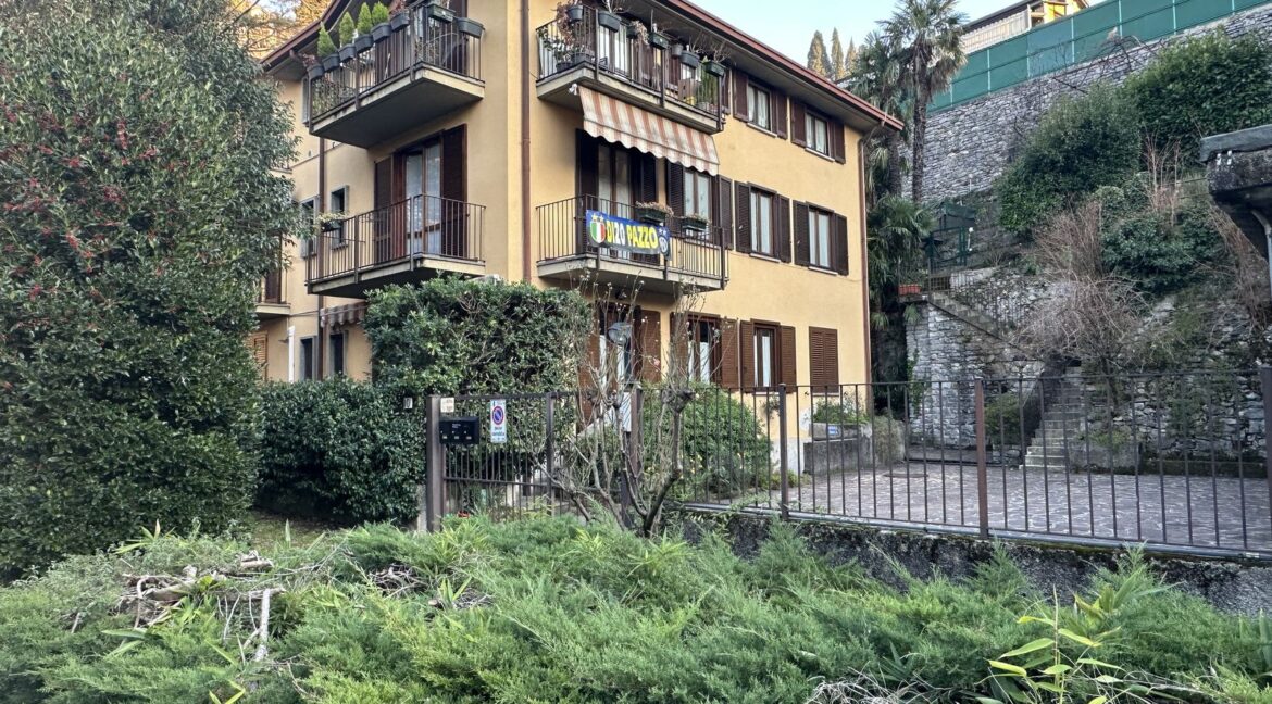 Varenna Apartment with Garden and Garage
