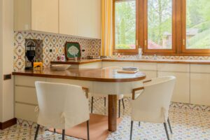 Elegante Villa a Croce con Vista Lago di Como interno cucina