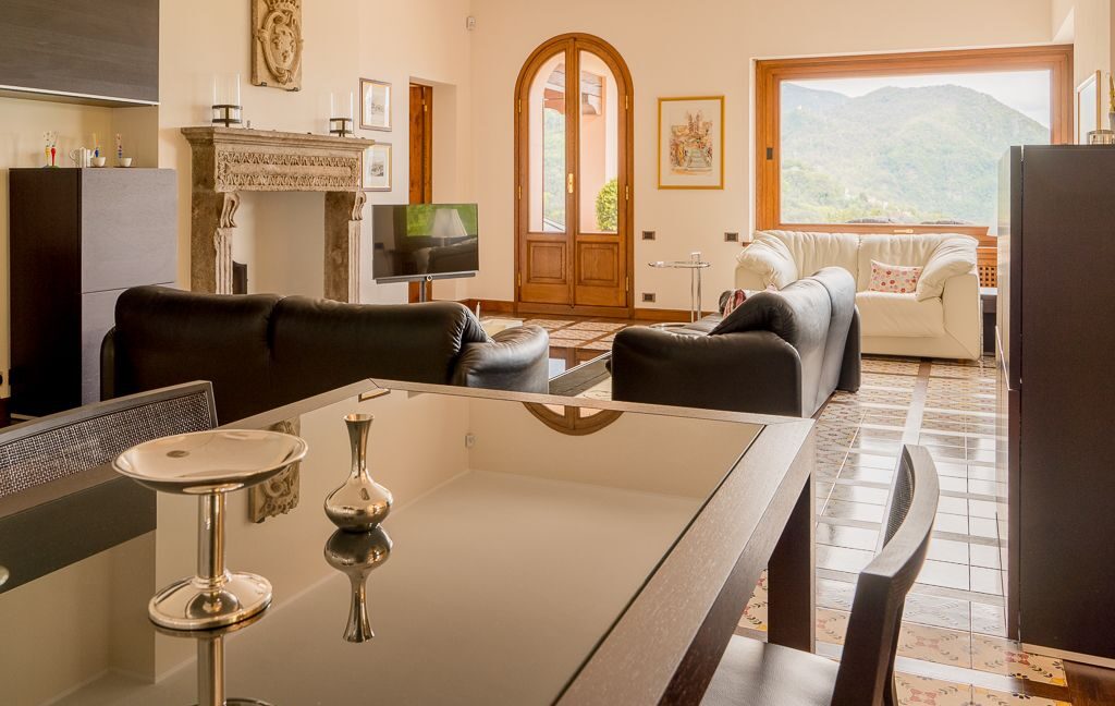 Elegante Villa a Croce con Vista Lago di Como27