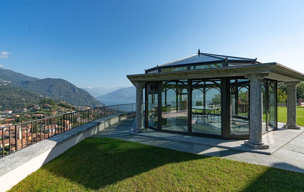 Elegante Villa a Croce con Vista Lago di Como3